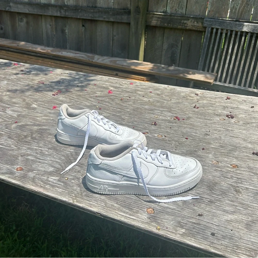 Air Force ones size 5.5 y white Nike air